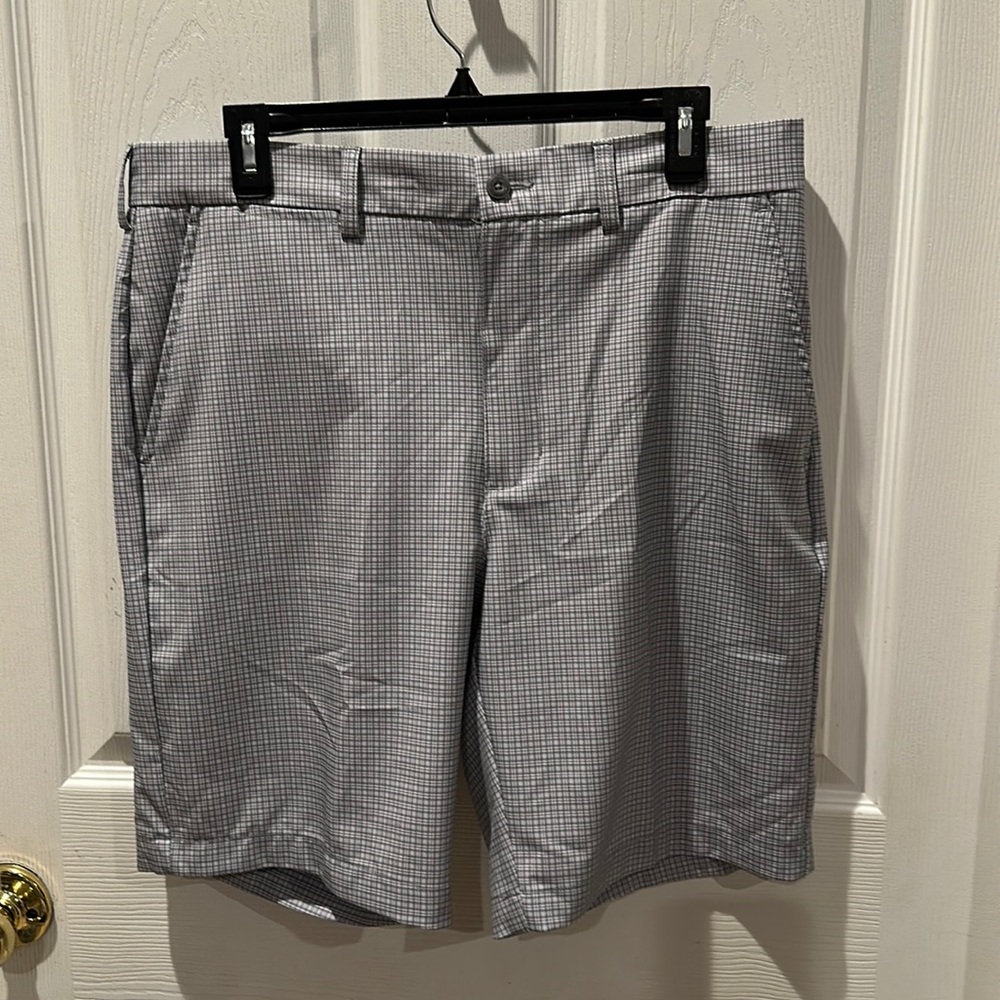 PGA TOUR Men's tall 34 Lightweight Chino Green Check Plaid Golf Shorts